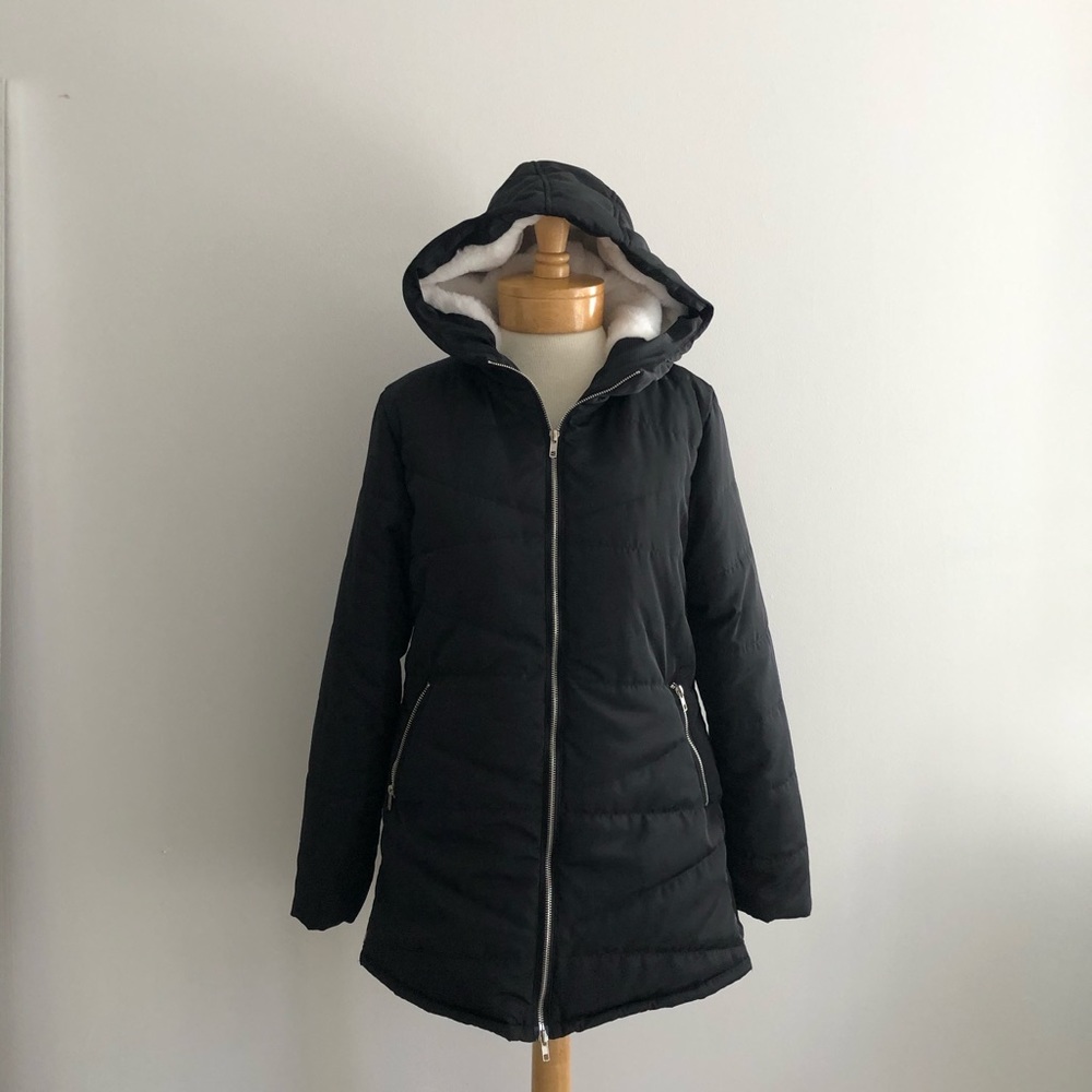 Women’s Hooded Black Puffer Jacket Coat Faux Fur M